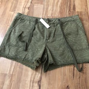 Lola Rae Green Drawstring Shorts 30